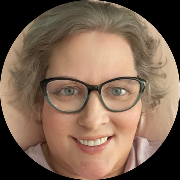 Poshmark profile picture for @crick